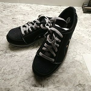 Dr. Scholl's memory foam cool fit woman's shoe